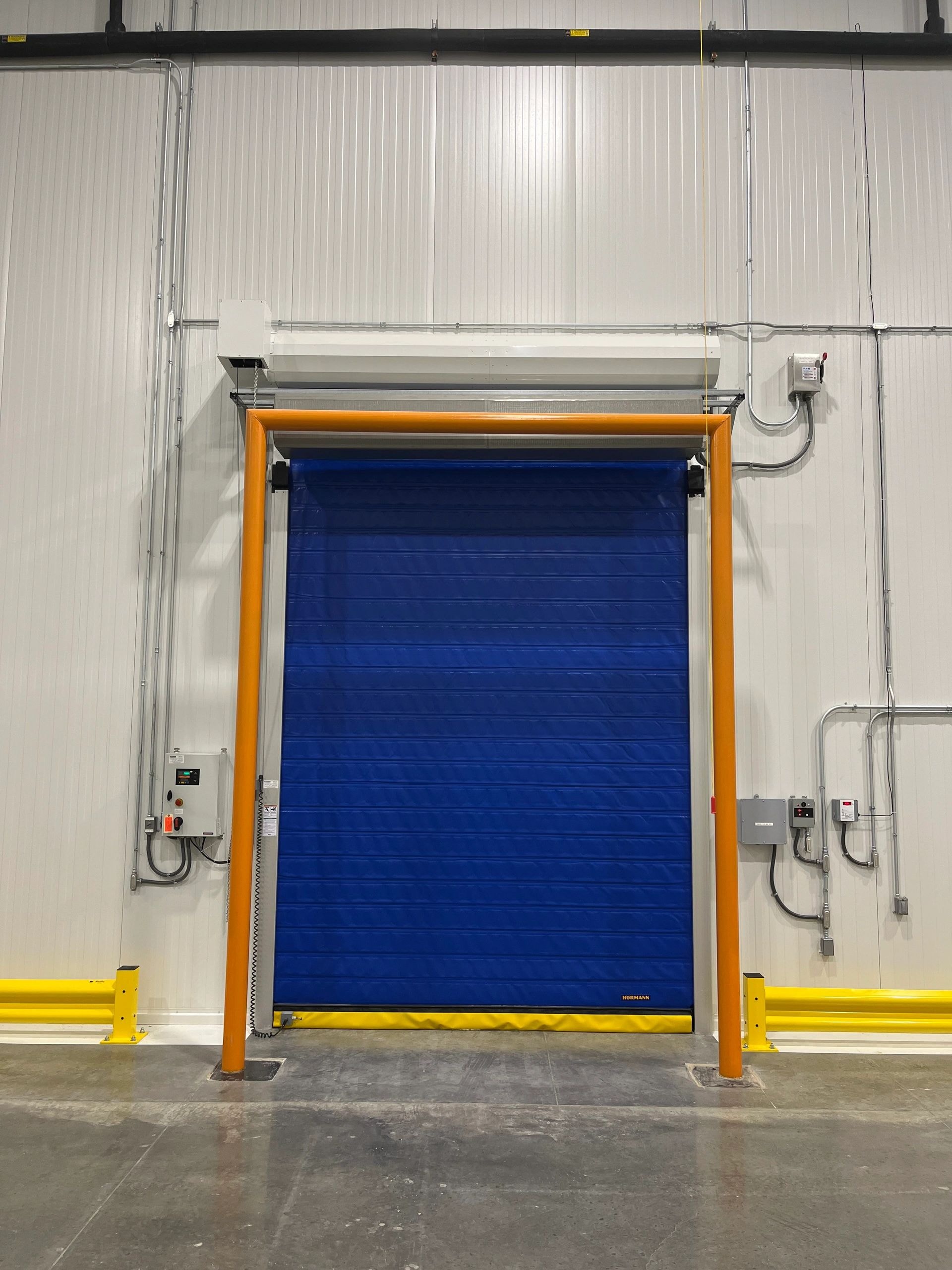 High-speed industrial roll-up door